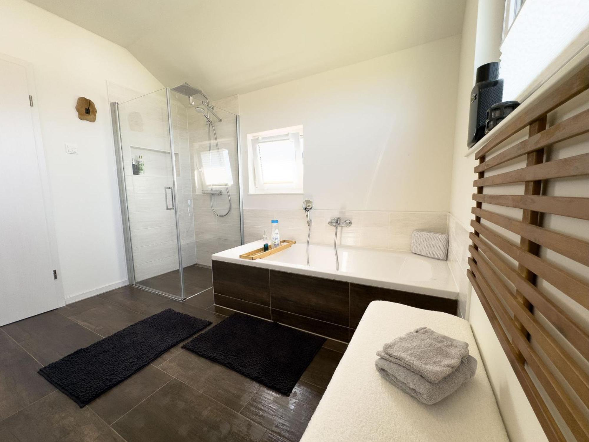 Serenity Vista Retreat Bnb Bescheid Exterior foto